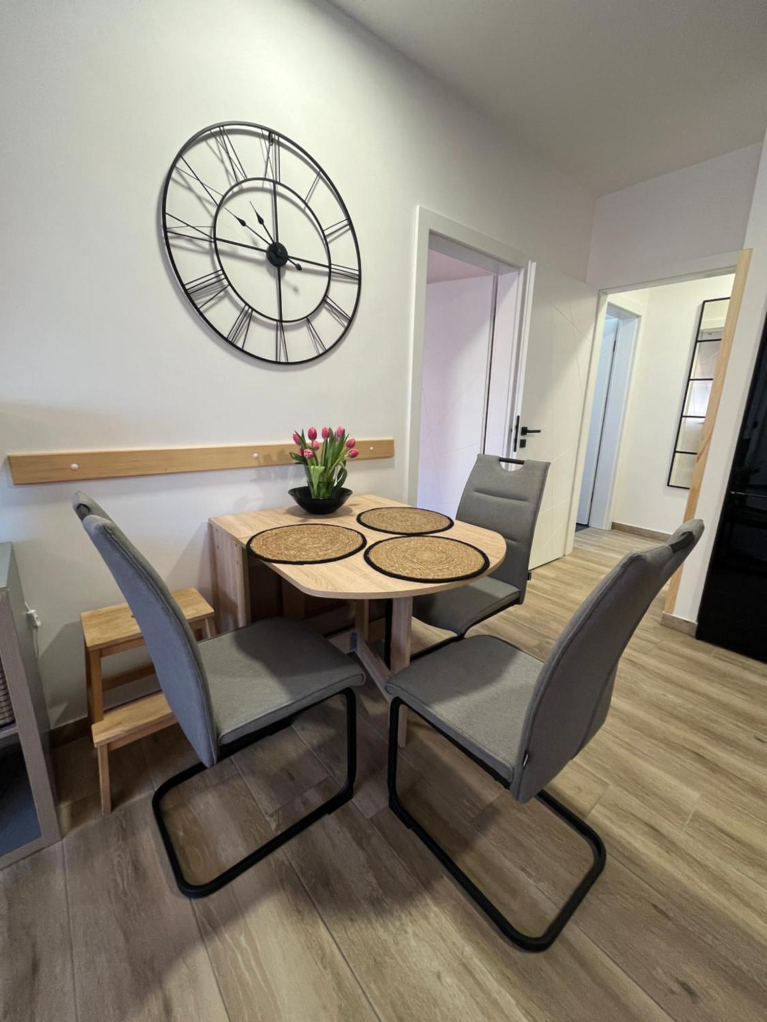 Apartman Sandra Nova Gradiska Buitenkant foto